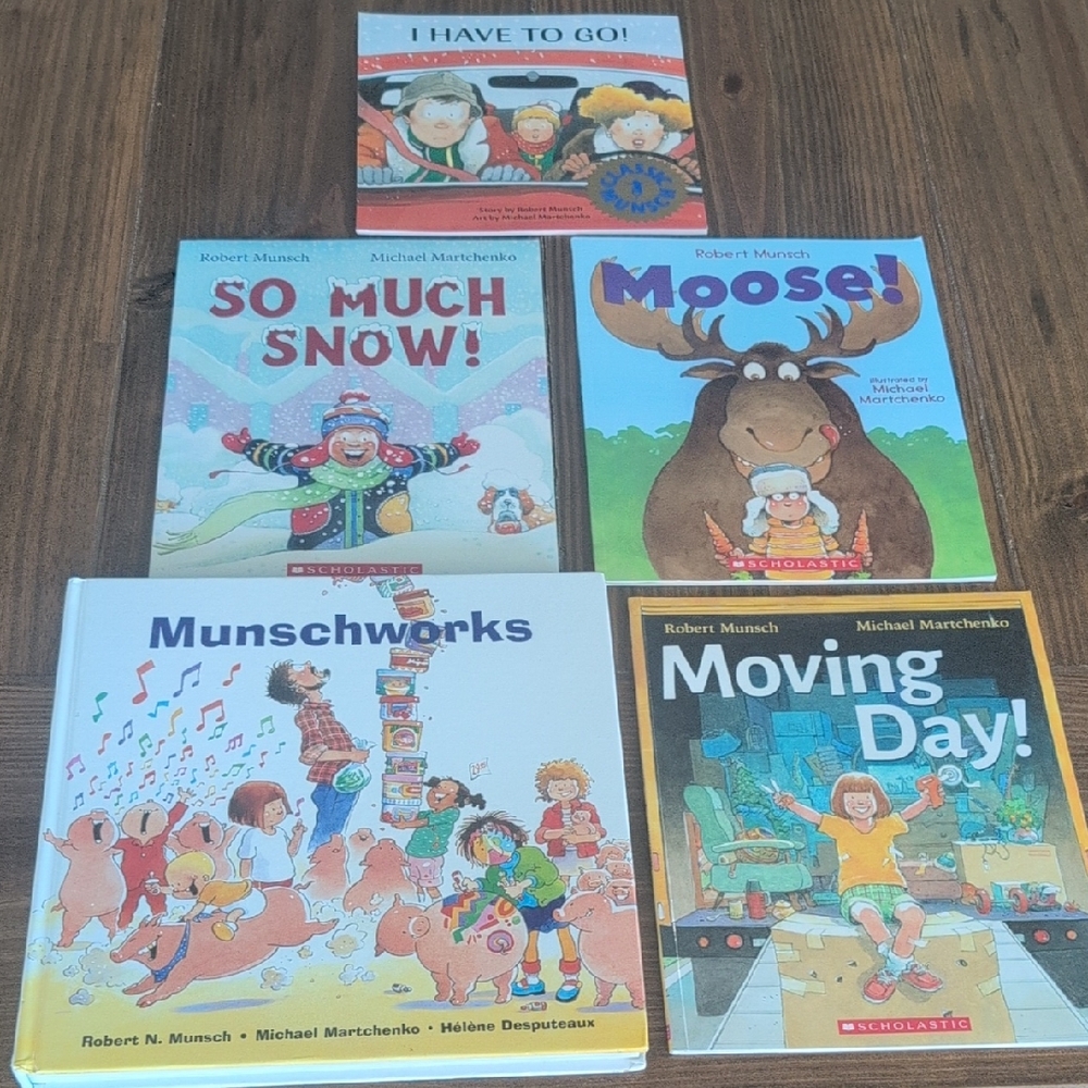 Scholastic Robert Munsch Story Book Lot